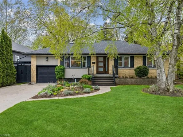 316 River Side Dr, Oakville, ON L6K 3N4