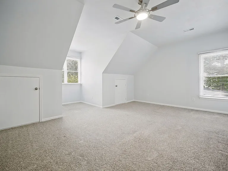 809 Bishop Ct — Photo 17