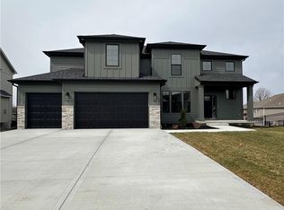 2302 Larkspur Ln, Kearney, MO 64060
