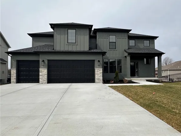 2302 Larkspur Ln, Kearney, MO 64060