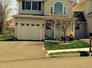 44 Copper Beech Ln, Portland, CT 06480