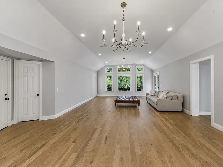 9748 Concord Pass — Photo 4