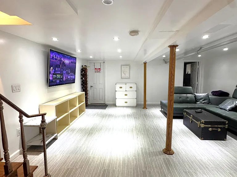 80-20 Margaret Pl #1G — Photo 27