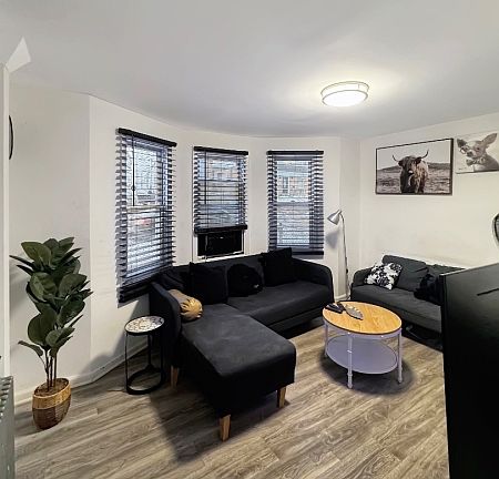 4th image of 82 Palm St
