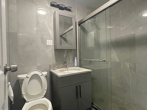 5th image of 8776 24th Ave #1