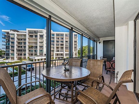 3rd image of 6 Belleview Blvd APT 306