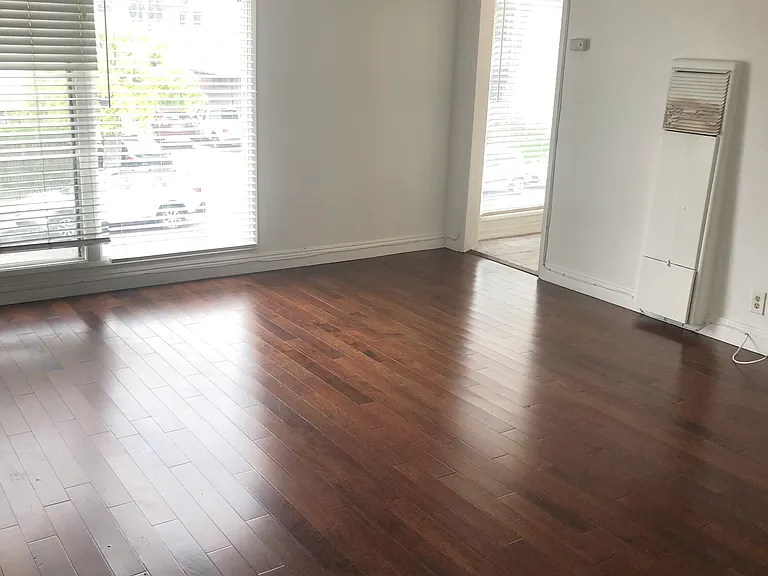8360 Blackburn Ave #5C — Photo 8