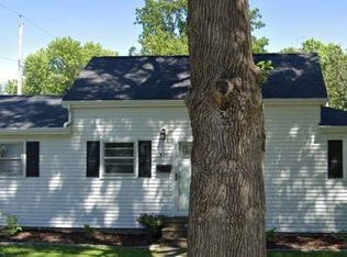501 S Cedar St, Nokomis, IL 62075