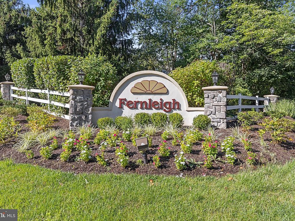 1st image of 60 Foxcroft Ln