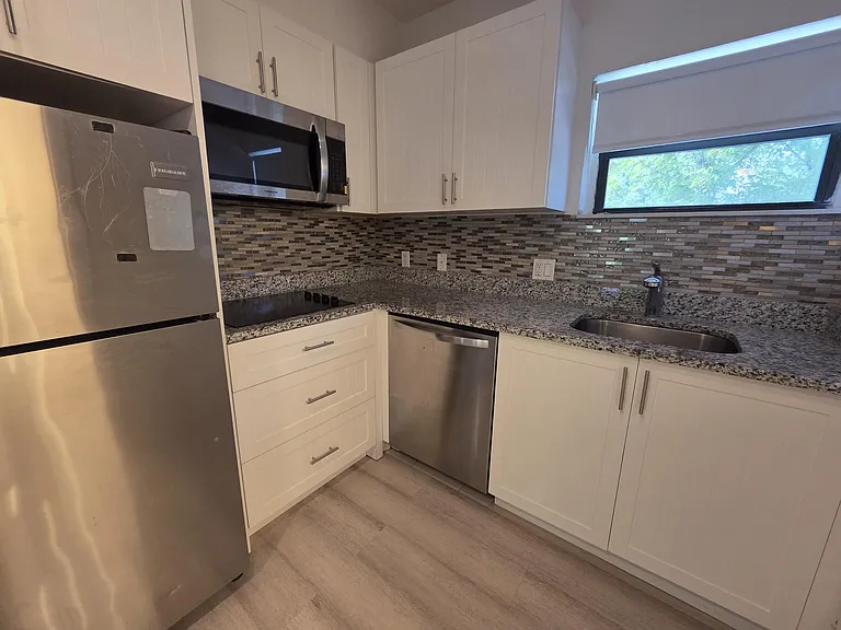 1109 E Broward Blvd #12 — Photo 4