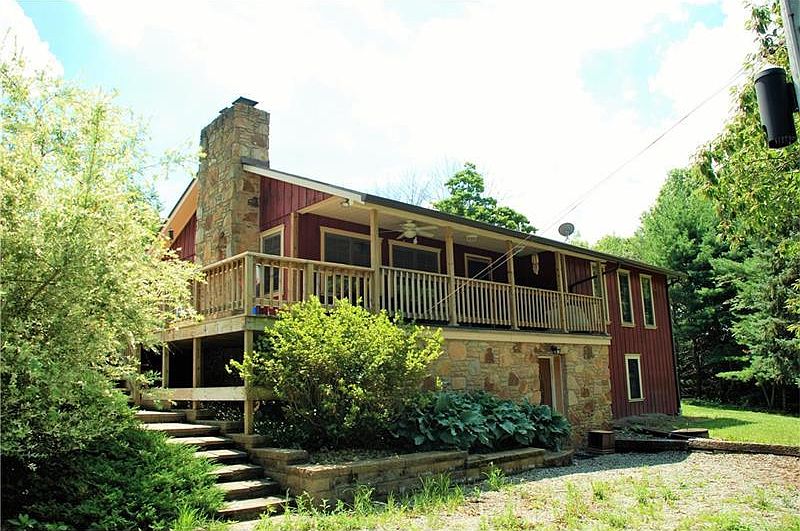 1st image of 819 Red St