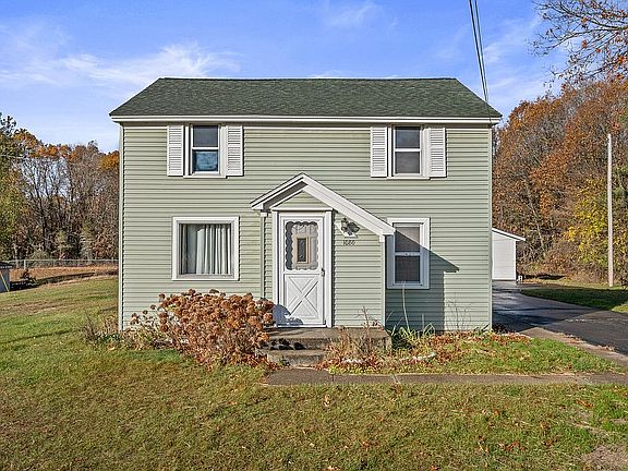 2nd image of 1080 Grindle Dr SE