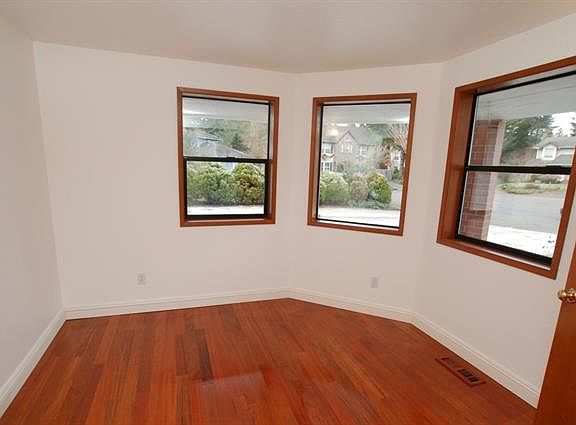 3rd image of 1935 Lenox Ct NW