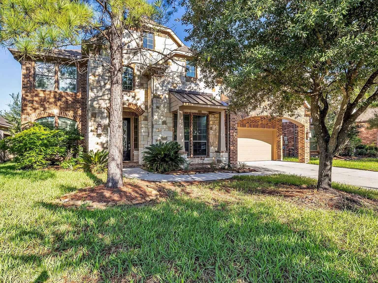 4 bed, 3.5 bath, 3288 sqft, $3,500 — Photo 2
