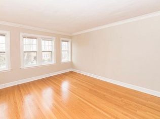 5745 N Rockwell St APT 1, Chicago, IL 60659