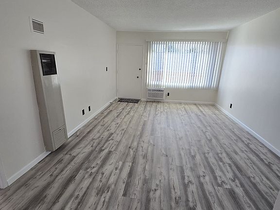3rd image of 5430 Corteen Pl APT 19