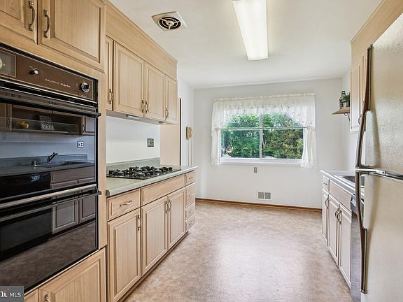 4th image of 14105 Parkland Dr
