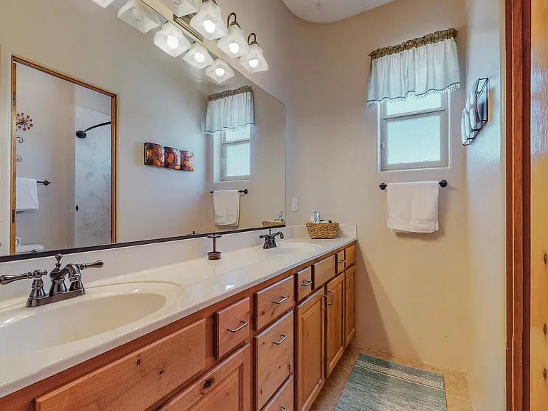 3106 Octavia Ct NE — Photo 48