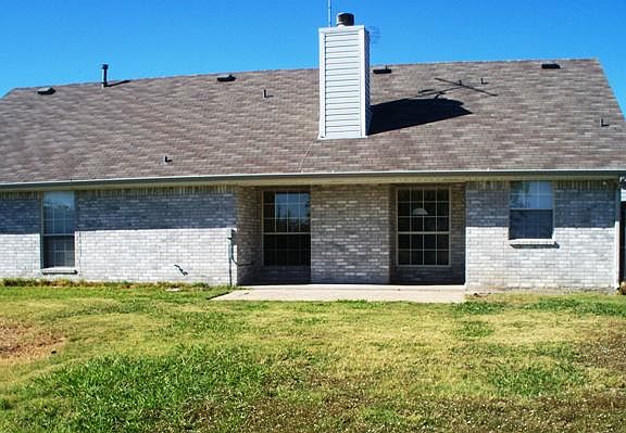 2nd image of 220 Country View Ln