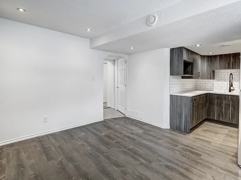 414 60th Ave NE #B — Photo 9