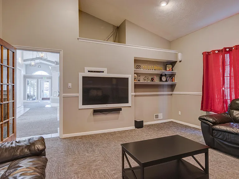Parkwood Pointe Apartments — Photo 22