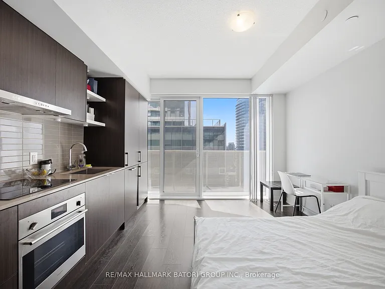 100 Harbour St #4611 — Photo 16