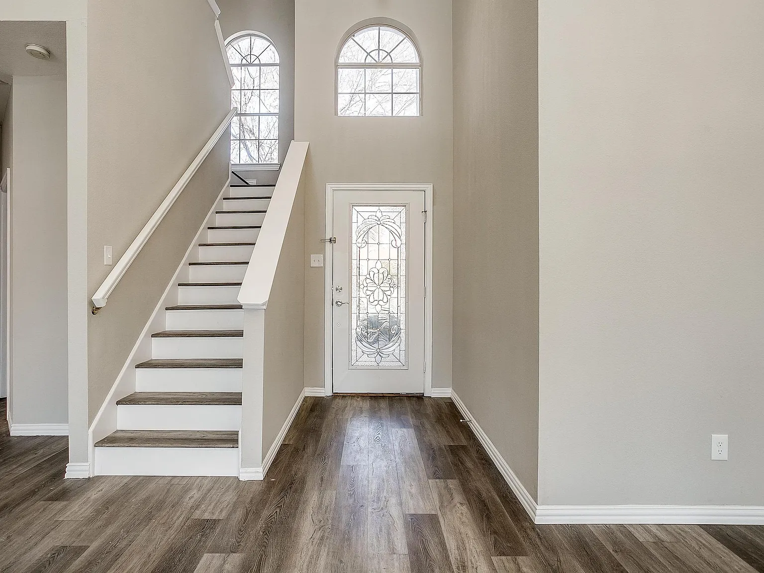 5 bed, 2564 sqft, $3,350 — Photo 4