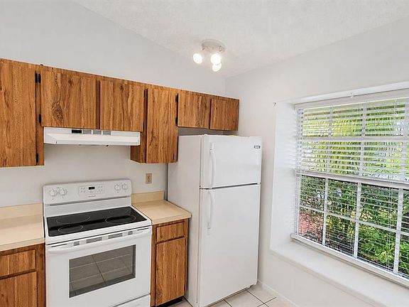 5th image of 3962 La Costa Ln