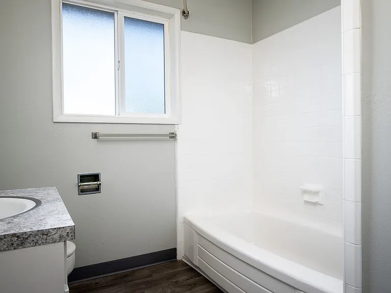 The Avery | Bathroom