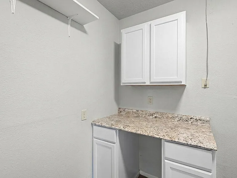 4712 Delamar Ave NE — Photo 26