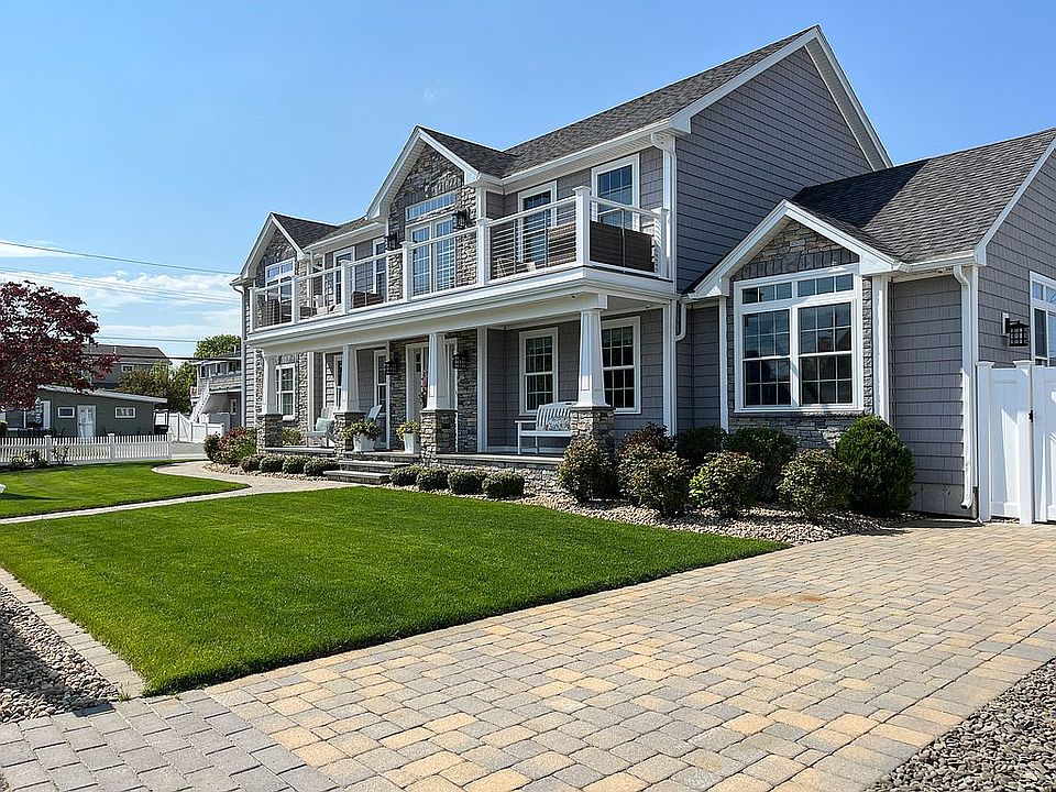 2nd image of 35 Atlantic Ave