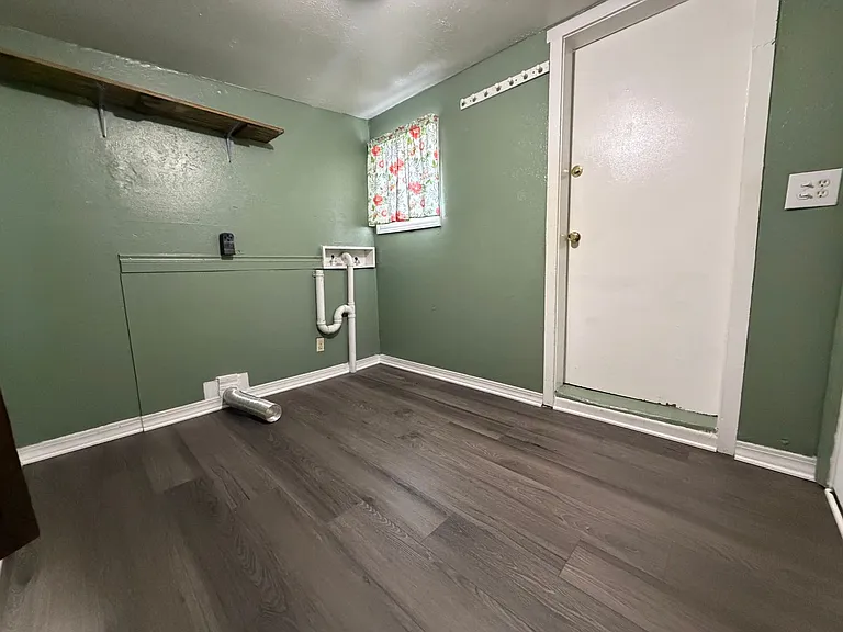 785 Park Hill Ln — Photo 8