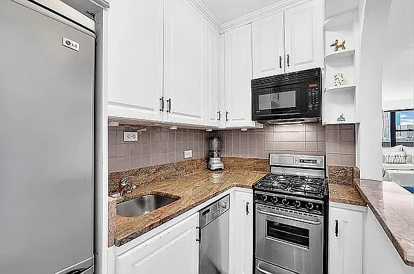 Rented by Oxford Property Group | media 7