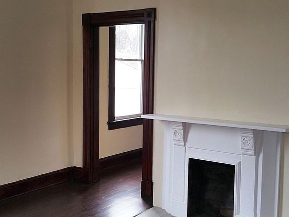 5th image of 4741 Woodlawn Ave
