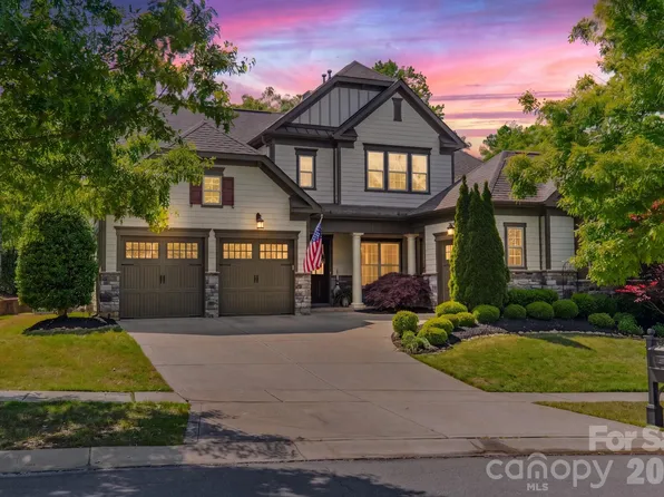 2077 Tatton Hall Rd, Fort Mill, SC 29715