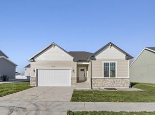 2078 W Pinnacle Ave, Mapleton, UT 84664