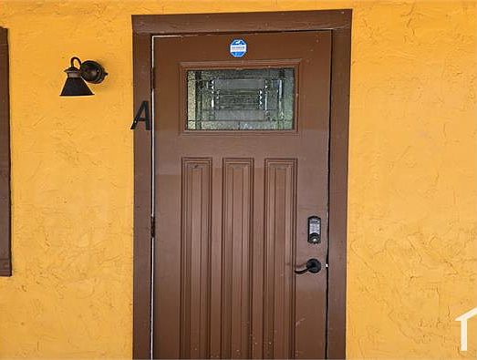 3rd image of 520 Drury Ln