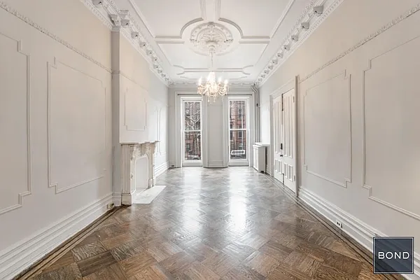 Sold by Bond New York | media 3