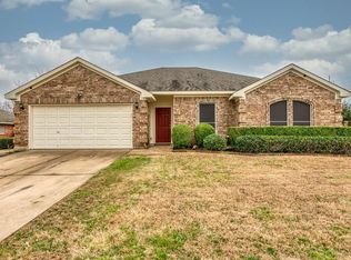 316 Hacienda Dr, Waxahachie, TX 75165