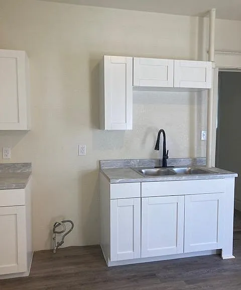 2419 NE Madison Ave — Photo 2
