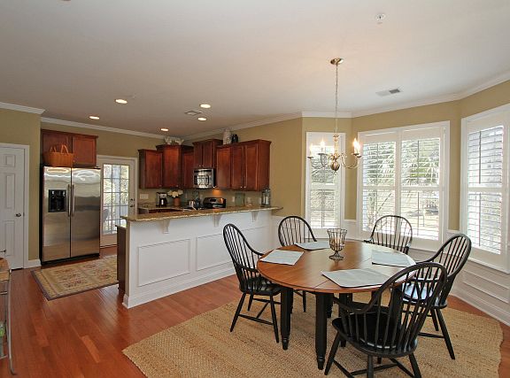 4th image of 3712 Bagley Dr
