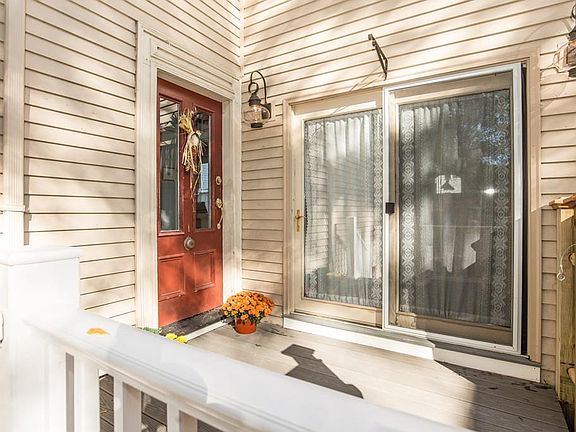2nd image of 39 Washington St #1