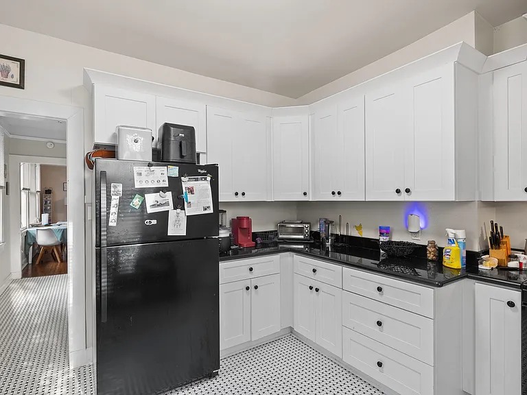 2438 Palmer Ave — Photo 4