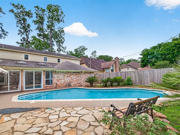 12302 Moorcreek Dr, Houston, TX 77070