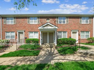 1521 Oriole Ln, Saint Louis, MO 63144