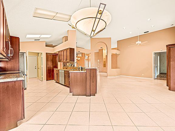 3rd image of 6108 Royal Birkdale Drive