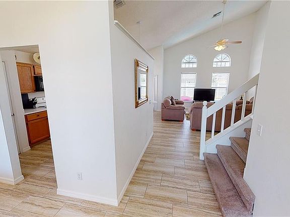 4th image of 8623 Primrose Dr