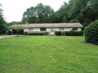 480 Sunset St, Algonac, MI 48001