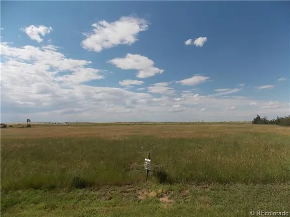 54663 E Bison Dr, Strasburg, CO 80136