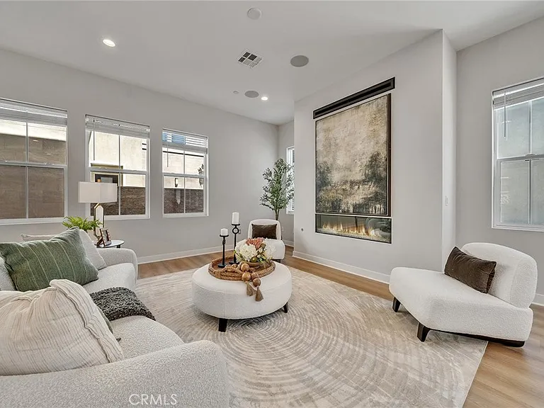 141 Edna Pkwy — Photo 24